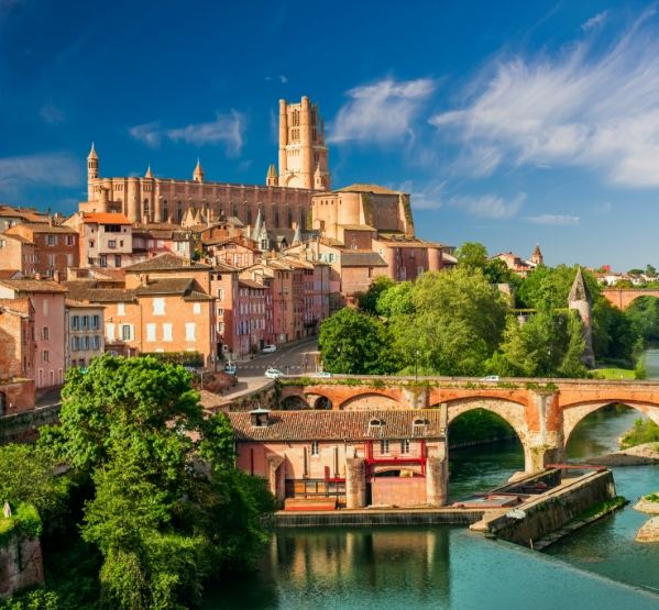 Albi, la cathédrale Sainte-Cécile et le Tarn, à 10 min de la chambre d'hôte