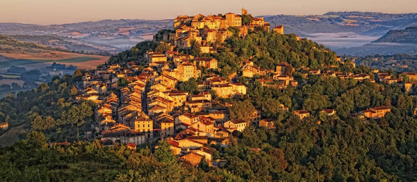 Cordes-sur-Ciel, cité médiévale perchée du Tarn, à 25 min d'Arthès